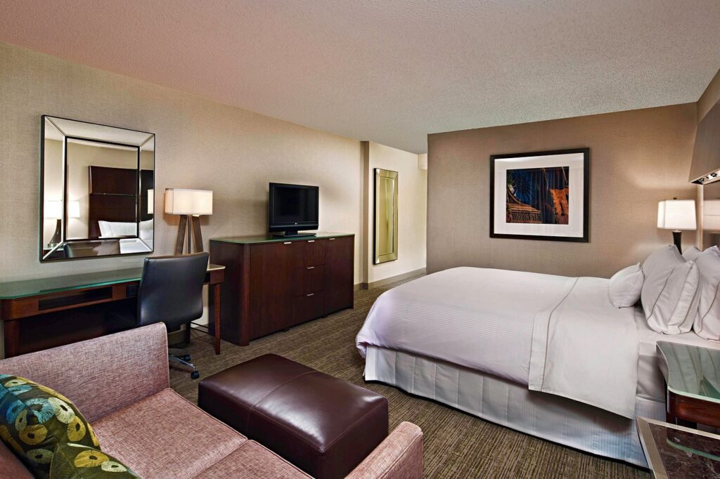 traditional-king-with (1)